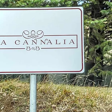 B&B La Cannalia Bed & Breakfast Teana